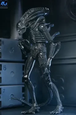 Aliens 40th Anniversary Warrior Xenomorph Black Ultimate Af