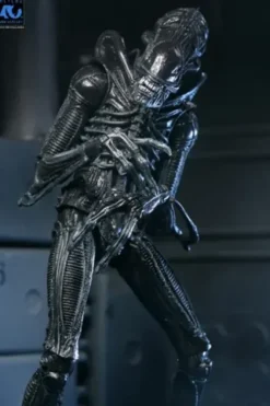 Aliens 40th Anniversary Warrior Xenomorph Black Ultimate Af
