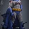 Batman: The Dark Knight Returns Figura Comic Masterpiece 1/6 Batman (Battle Damaged Version) 32 cm