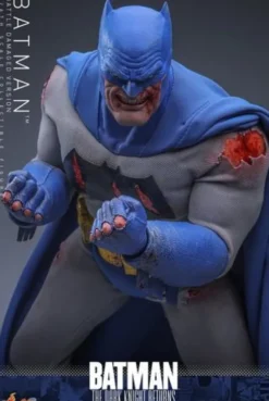 Batman: The Dark Knight Returns Figura Comic Masterpiece 1/6 Batman (Battle Damaged Version) 32 cm