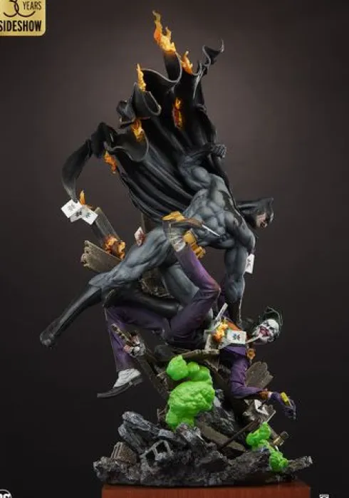 Batman vs The Joker: Eternal Enemies Premium Format Sideshow