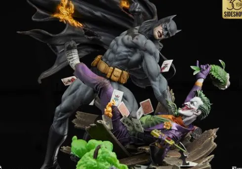 Batman vs The Joker: Eternal Enemies Premium Format Sideshow
