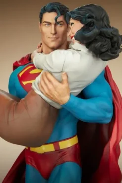 DC Comics Diorama Superman & Lois Lane 56 cm