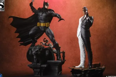 DC Comics Estatua 1/4 Batman (Black and Gray Edition)