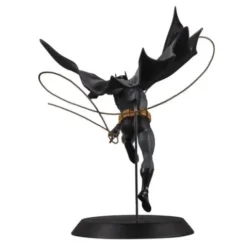 DC Direct Estatua a DC Designer Series Batman (by Dan Mora) 40 cm