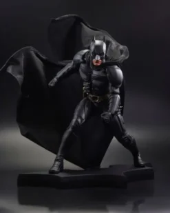 DC Direct Estatua a DC Movie Statues Batman (The Dark Knight) 24 cm