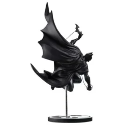 DC Direct Estatua 1/10 Batman Black & White Batman by Inhyuk Lee 25 cm