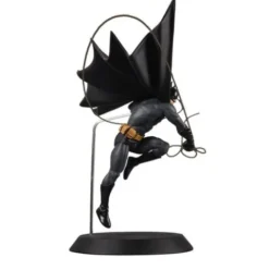 DC Direct Estatua Resina DC Designer Series Batman (by Dan Mora) 40 cm