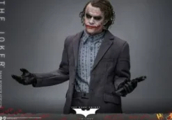 El Caballero oscuro Figura DX 1/6 The Joker (Bank Robber Version) 30 cm