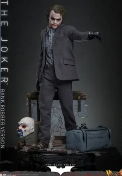El Caballero oscuro Figura DX 1/6 The Joker (Bank Robber Version) 30 cm