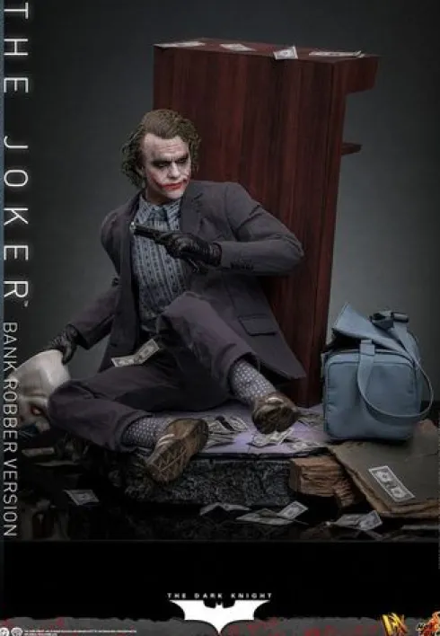 El Caballero oscuro Figura DX 1/6 The Joker (Bank Robber Version) 30 cm