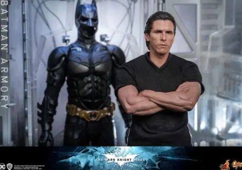 El caballero oscuro: La leyenda renace Figuras y Diorama Movie Masterpiece 1/6 Batman Armory with Bruce Wayne 30 cm