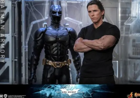 El caballero oscuro: La leyenda renace Figuras y Diorama Movie Masterpiece 1/6 Batman Armory with Bruce Wayne 30 cm