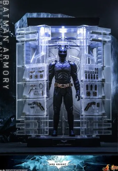 El caballero oscuro: La leyenda renace Figuras y Diorama Movie Masterpiece 1/6 Batman Armory with Bruce Wayne 30 cm