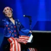 Elton John Figura Clothed Live in ’76 Deluxe Set 20 cm