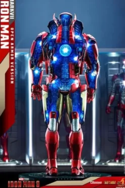 Iron Man 3 Diorama 1/6 Iron Man Mark VII (Open Armor Version) 32 cm