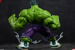 Marvel Estatua Designer Collectible Hulk 24 cm