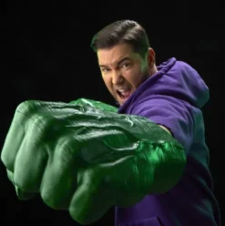 Marvel Legends Series Incredible Hulk Premium Role-play Fists with Smash ‘N Bash Sound FX