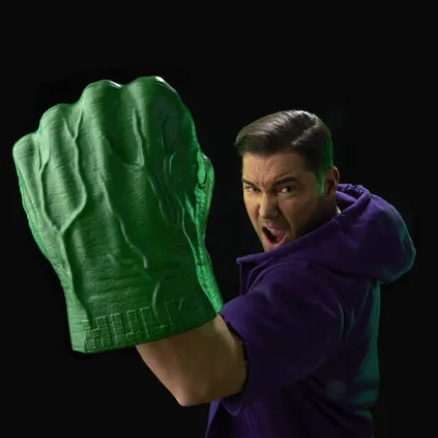 Marvel Legends Series Incredible Hulk Premium Role-play Fists with Smash ‘N Bash Sound FX