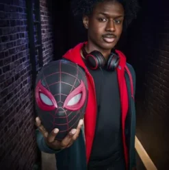 Marvel Legends Series Spider-Man: Miles Morales Electronic Expressive Mask