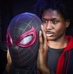 Marvel Legends Series Spider-Man: Miles Morales Electronic Expressive Mask