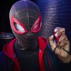 Marvel Legends Series Spider-Man: Miles Morales Electronic Expressive Mask