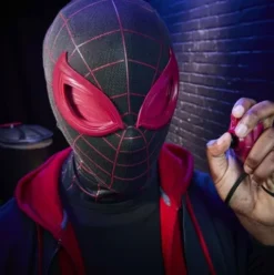 Marvel Legends Series Spider-Man: Miles Morales Electronic Expressive Mask