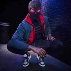 Marvel Legends Series Spider-Man: Miles Morales Electronic Expressive Mask