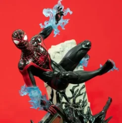 Marvel’s Spider-Man 2 Marvel Gallery Deluxe Diorama Miles Morales (Gamerverse) 25 cm