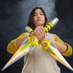 Power Rangers Lightning Collection Mighty Morphin Yellow Ranger Power Daggers