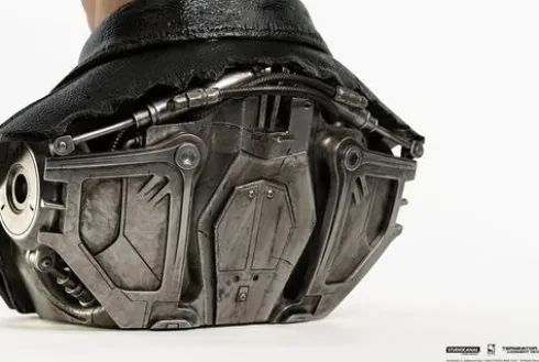 Terminator 2 Replik 1/1 T-800 Model 101 Battle Damaged Art Mask 47 cm