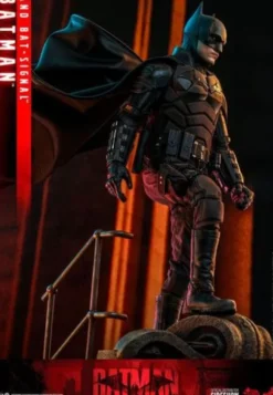 The Batman Figura Movie Masterpiece 1/6 Batman with Bat-Signal 31 cm