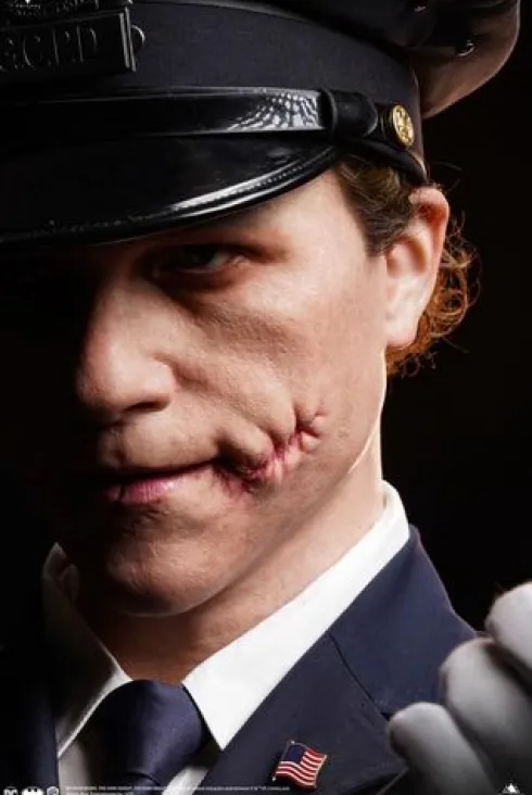 The Dark Knight Busto 1/1 The Joker (Police Uniform) 87 cm