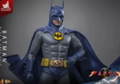 The Flash Movie Masterpiece Action Figure 1/6 Batman (Blue & Grey Suit) Limited Edition Hot Toys Exclusive 30 cm