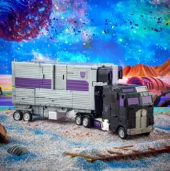 Transformers Generations Legacy Series Commander Decepticon Motormaster