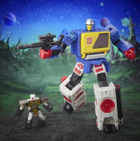 Transformers Legacy Evolution Twincast and Autobot Rewind