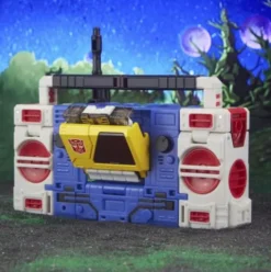Transformers Legacy Evolution Twincast and Autobot Rewind