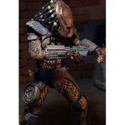 Ultimate City Hunter Predator Figura 18 cm