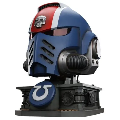Warhammer 40,000: Space Marine 2 Réplica Ultramarines Lieutenant Titus casco con expositor 44 cm