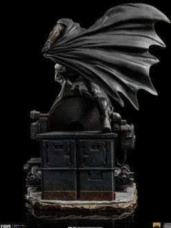 Zack Snyder’s Justice League Estatua 1/10 Deluxe Art Scale Batman on Batsignal 28 cm
